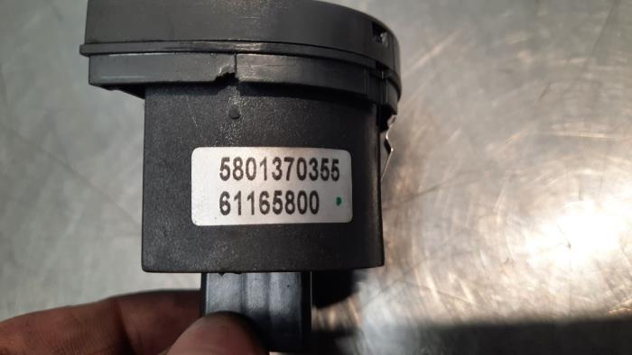 Höhenregler Schalter van een Iveco New Daily V 35C15V, 40C15V 2013