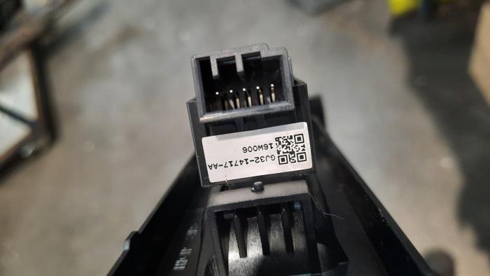 Usados Interruptor de ventanilla eléctrica Landrover Range Rover Evoque (LVJ/LVS) 2.0 D 150 16V Precio € 12,10 IVA incluido ofrecido por Autohandel Didier