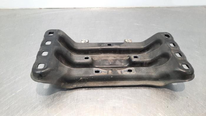 Gearbox mount from a Mercedes-Benz C (C205) C-400 3.0 V6 Turbo 4-Matic 2017