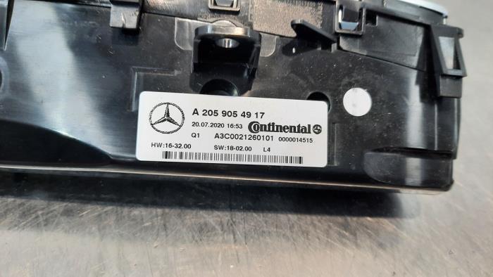Panel de control de aire acondicionado de un Mercedes-Benz EQC (N293) 400 4-Matic 2020