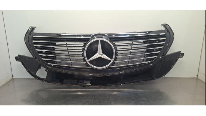 Używane Grill Mercedes EQC (N293) 400 4-Matic 80 kWh Cena € 332,75 Z VAT oferowane przez Autohandel Didier