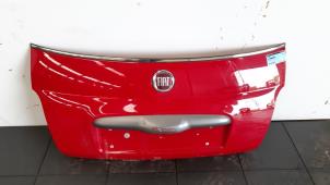 Usados Portón trasero Fiat 500 (312) 1.2 69 Precio € 254,10 IVA incluido ofrecido por Autohandel Didier
