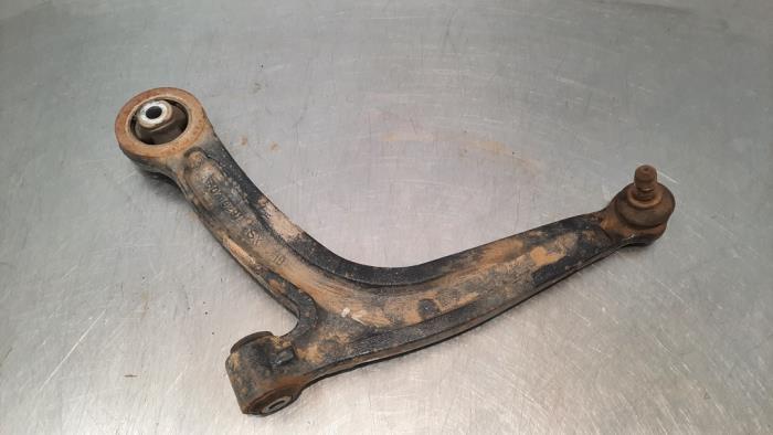 Front wishbone, left from a Fiat 500 (312) 1.2 69 2018