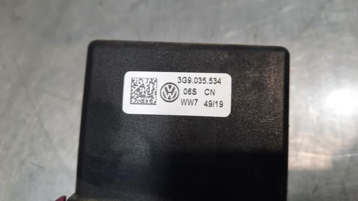 Wzmacniacz anteny z Volkswagen Passat Variant (3G5) 1.6 TDI 16V 2020
