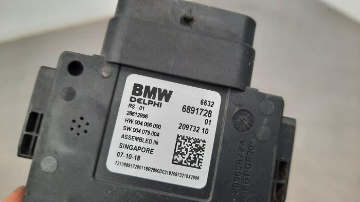 Radar sensor from a BMW X3 (G01) xDrive 20d 2.0 TwinPower Turbo 16V 2019