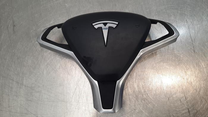 Left airbag (steering wheel) from a Tesla Model S 85D Performance 2015
