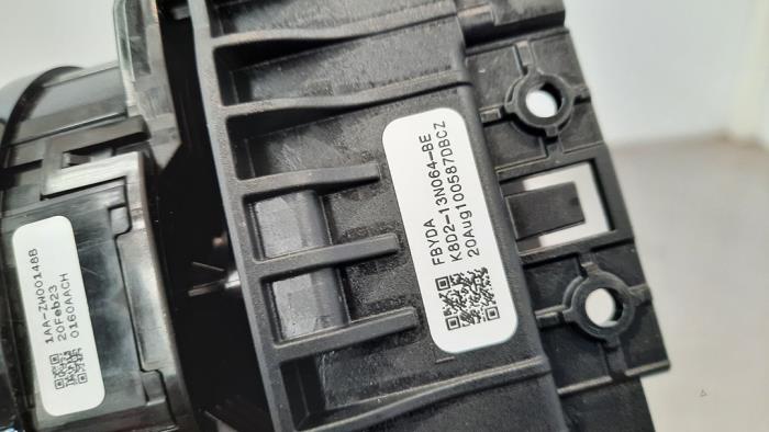 Interruptor combinado columna de dirección de un Land Rover Discovery Sport (LC) 2.0 eD4 150 16V 2020