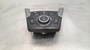 Used Air conditioning control panel Hyundai Santa Fe III (DM) Price € 254,10 Inclusive VAT offered by Autohandel Didier