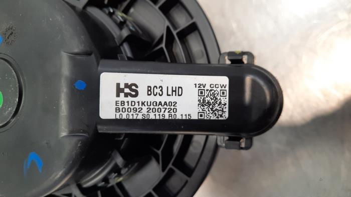 Motor de ventilador de calefactor de un Hyundai i20 (BC3) 1.0 T-GDI 100 12V 2021