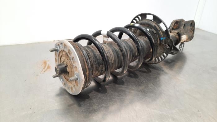Fronts shock absorber, left from a Volkswagen Crafter (SY) 2.0 TDI 2021