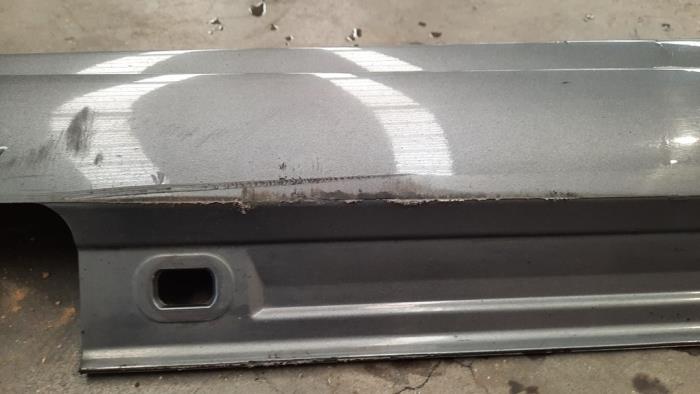 Door sill left from a Mercedes-Benz CLA Shooting Brake (117.9) 1.6 CLA-180 16V 2016