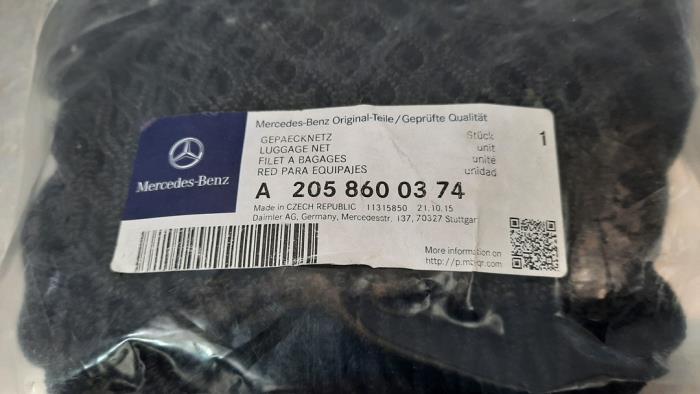 Red de carga de un Mercedes-Benz C (C205) C-220d 2.2 16V BlueTEC 2015