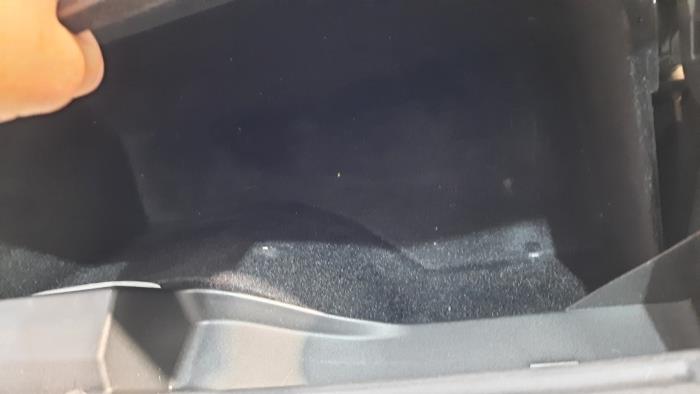 Boîte à gants d'un Mercedes-Benz C (C205) C-220d 2.2 16V BlueTEC 2015