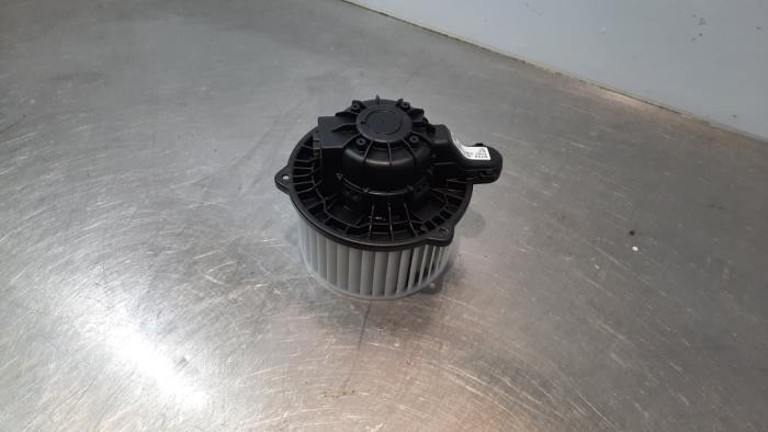 Heating and ventilation fan motor from a Hyundai i30 (PDEB5/PDEBB/PDEBD/PDEBE) 1.0 T-GDI 12V 2018