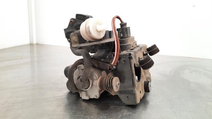 Air pump (suspension) from a Porsche Cayenne III (9YA) 2.9 Biturbo V6 24V S 2020