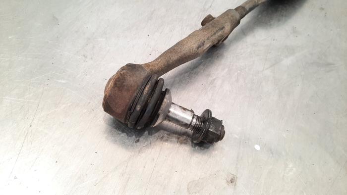 Tie rod, left from a BMW 3 serie (F30) 318d 2.0 16V 2014