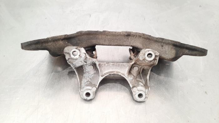 Gearbox mount from a BMW 3 serie (F30) 318d 2.0 16V 2014