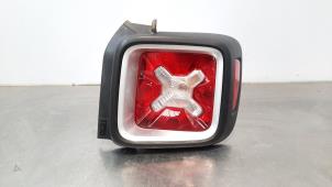 Używane Tylne swiatlo pozycyjne prawe Jeep Renegade (BU) 1.6 Multijet 16V Cena € 127,05 Z VAT oferowane przez Autohandel Didier