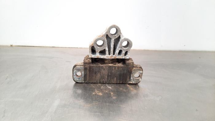 Used Engine mount Jeep Renegade (BU) 1.6 Multijet 16V Price € 36,30 Inclusive VAT offered by Autohandel Didier