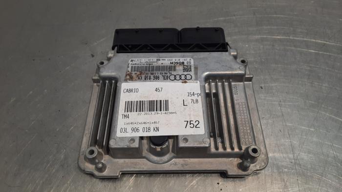 Calculateur moteur d'un Audi A5 Cabrio (8F7) 2.0 TDI 16V 2014