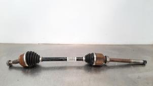 Used Front drive shaft, right Peugeot 2008 (UD/UK/UR/US/UX) 1.5 BlueHDi 110 Price € 193,60 Inclusive VAT offered by Autohandel Didier