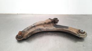 Used Front wishbone, left Renault Clio IV (5R) 0.9 Energy TCE 90 12V Price € 54,45 Inclusive VAT offered by Autohandel Didier