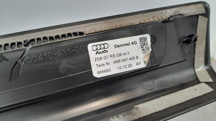 Embellecedor de un Audi Q8 (4MN) 4.0 V8 32V RS TFSI Mild Hybrid Quattro 2021
