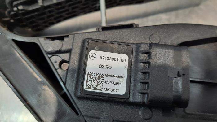Acelerador de un Mercedes-Benz E (W213) E-300de 2.0 Turbo 16V 2019