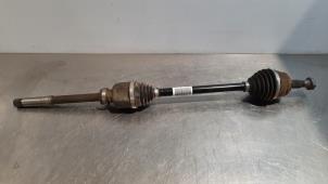 Used Front drive shaft, right Peugeot 2008 (UD/UK/UR/US/UX) 1.2 VTi 12V PureTech 130 Price € 193,60 Inclusive VAT offered by Autohandel Didier