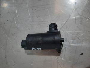 Used Rear screen washer pump Peugeot 108 1.0 12V Price € 18,15 Inclusive VAT offered by Autohandel Didier