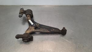 Used Front wishbone, left Peugeot Expert (G9) 2.0 HDiF 16V 130 Price € 90,75 Inclusive VAT offered by Autohandel Didier