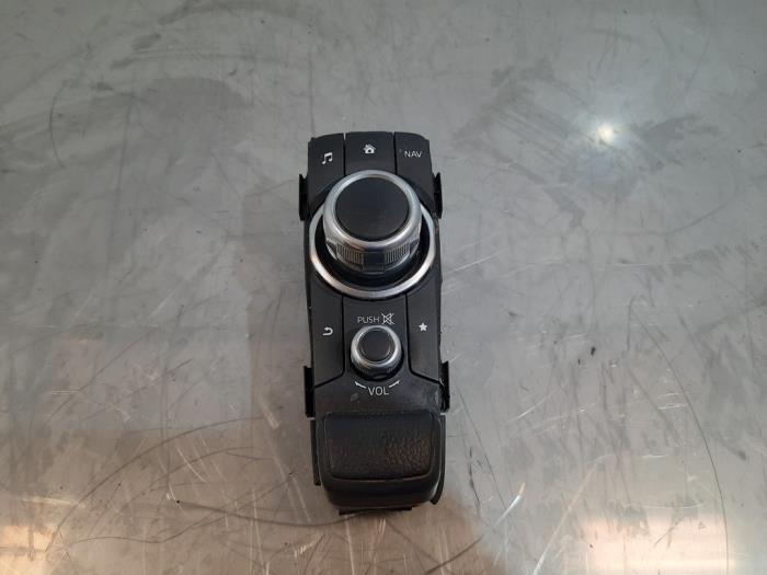 Used On-board computer controller Mazda 2 (DJ/DL) 1.5 SkyActiv-D 105 Price € 60,50 Inclusive VAT offered by Autohandel Didier