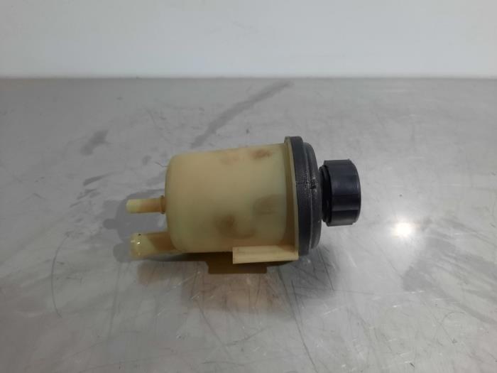 Begagnade Styrservotank Volvo V70 (BW) 2.0 D4 16V Pris € 24,20 Inklusive moms erbjuds av Autohandel Didier