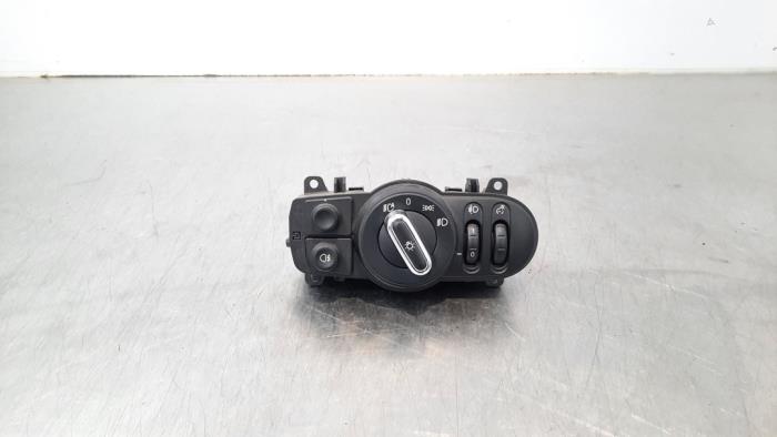 Używane Przelacznik reflektora LHV Mini Mini (F55) 1.5 12V Cooper D Cena € 36,30 Z VAT oferowane przez Autohandel Didier
