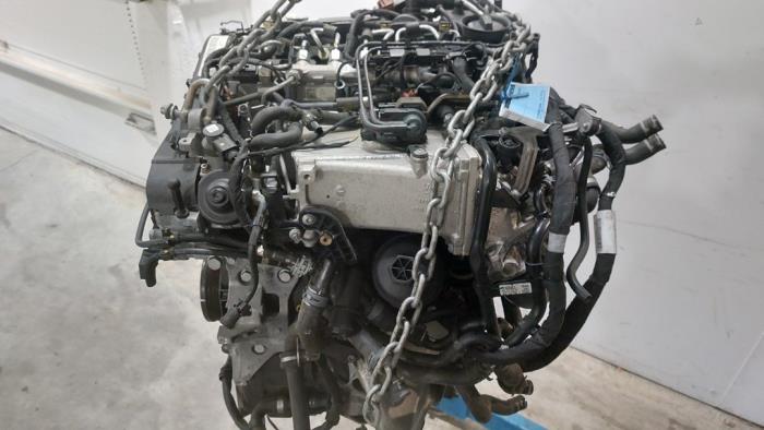 Motor de un Audi A4 Avant (B9) 2.0 35 TFSI Mild Hybrid 16V 2019