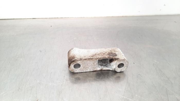 Used Engine mount Dacia Duster (HS) 1.5 dCi 4x4 Price € 12,10 Inclusive VAT offered by Autohandel Didier