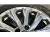 Jante + pneumatique d'un Audi A4 Avant (B9) 2.0 35 TFSI Mild Hybrid 16V 2019