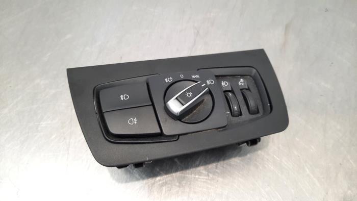 Interruptor faro lhv de un BMW 3 serie Gran Turismo (F34) 318d 2.0 16V 2018