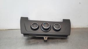 Used Air conditioning control panel Renault Master IV (EV/HV/UV/VA/VB/VD/VF/VG/VJ) Price € 90,75 Inclusive VAT offered by Autohandel Didier