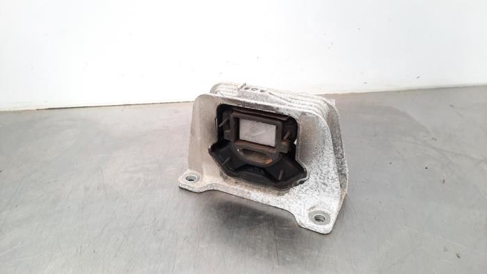 Engine mount Renault Master III (EV/HV/UV/VA/VB/VD/VF/VG/VJ), 2010 2.3 dCi 145 16V FWD, CHC, Diesel, 2.298cc, 107kW (145pk), M9TD6, 2010-02 / 2024-12, VAE4F; VBH5F; VBH6F; VBU4F; VBU5F; VBU6F; VGH4F; VGU4F; VGU5F; VGU6F (Used)