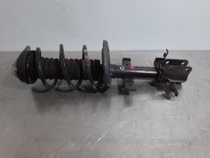 Used Fronts shock absorber, left Renault Clio IV (5R) 1.2 16V Price € 96,80 Inclusive VAT offered by Autohandel Didier