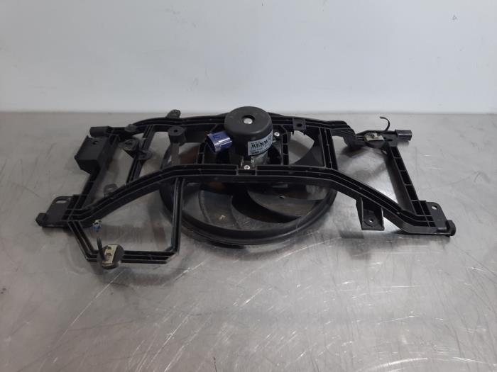 Gebrauchte Kühlerventilator Renault Clio IV (5R) 1.2 16V Preis € 133,10 Mit Mehrwertsteuer angeboten von Autohandel Didier