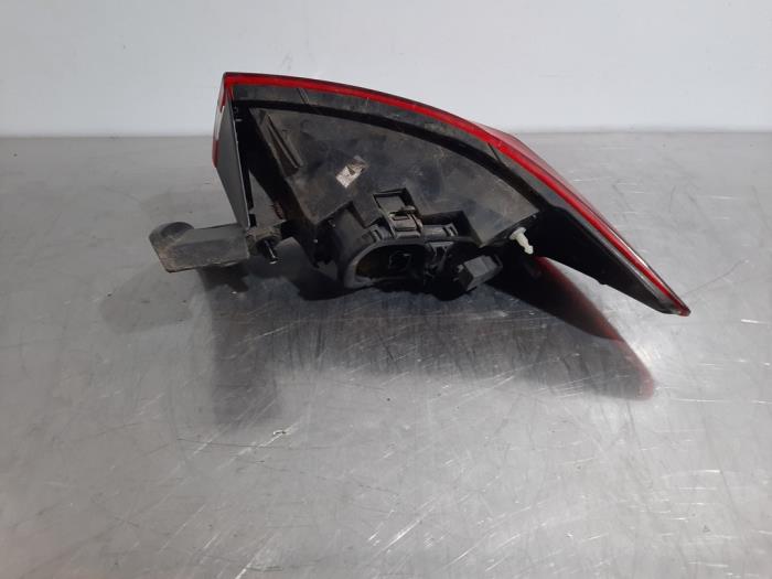 Taillight, left from a Renault Clio IV (5R) 1.2 16V 2018