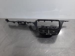 Used Dashboard frame Peugeot 208 I (CA/CC/CK/CL) 1.4 HDi Price € 60,50 Inclusive VAT offered by Autohandel Didier
