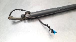 Used Tailgate motor BMW 3 serie Touring (F31) 318d 2.0 16V Price € 66,55 Inclusive VAT offered by Autohandel Didier