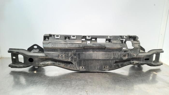 Rear bumper frame from a BMW 3 serie Touring (F31) 318d 2.0 16V 2019