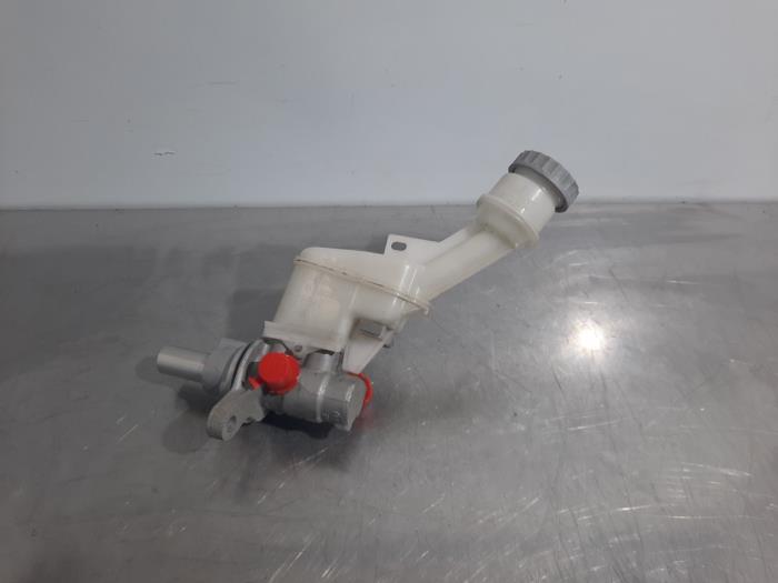 Master cylinder from a Suzuki Swift (ZA/ZC/ZD) 1.2 16V 2015
