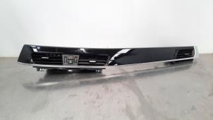 Usagé Bande décorative de tableau de bord BMW X1 (F48) sDrive 18d 2.0 16V Prix € 127,05 Prix TTC proposé par Autohandel Didier