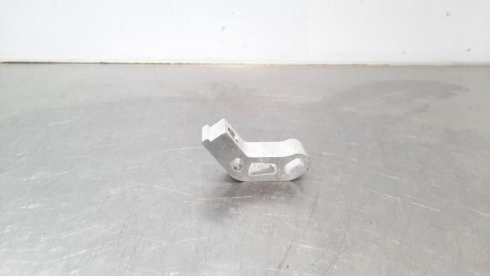 Used Engine mount Peugeot Expert (V1/VA/VB/VE/VF/VT/VY) 2.0 Blue HDi 180 16V Price € 12,10 Inclusive VAT offered by Autohandel Didier