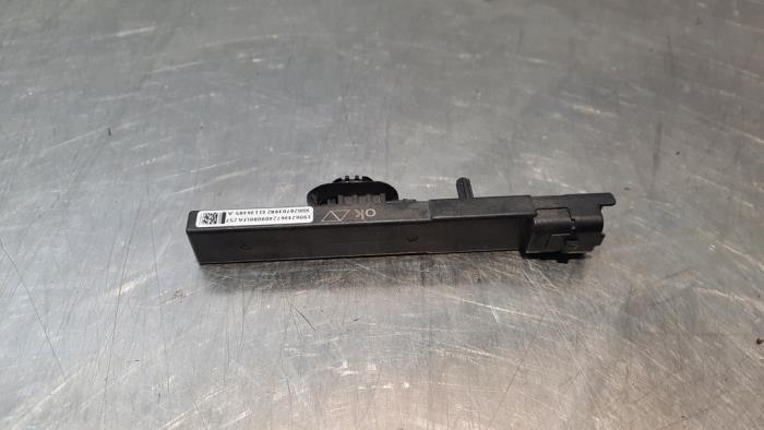 Używane Keyless Entry-Antena DS Automobiles DS 4 1.2 12V PureTech 130 Cena € 60,50 Z VAT oferowane przez Autohandel Didier
